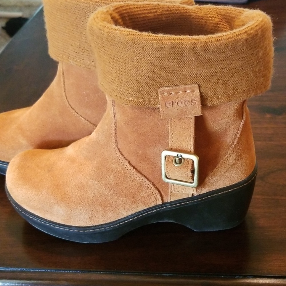 Crocs platform boots